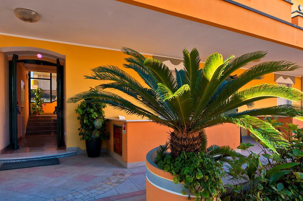 Albergo Ristorante Pozzi Bellaria-Igea Marina Exteriör bild