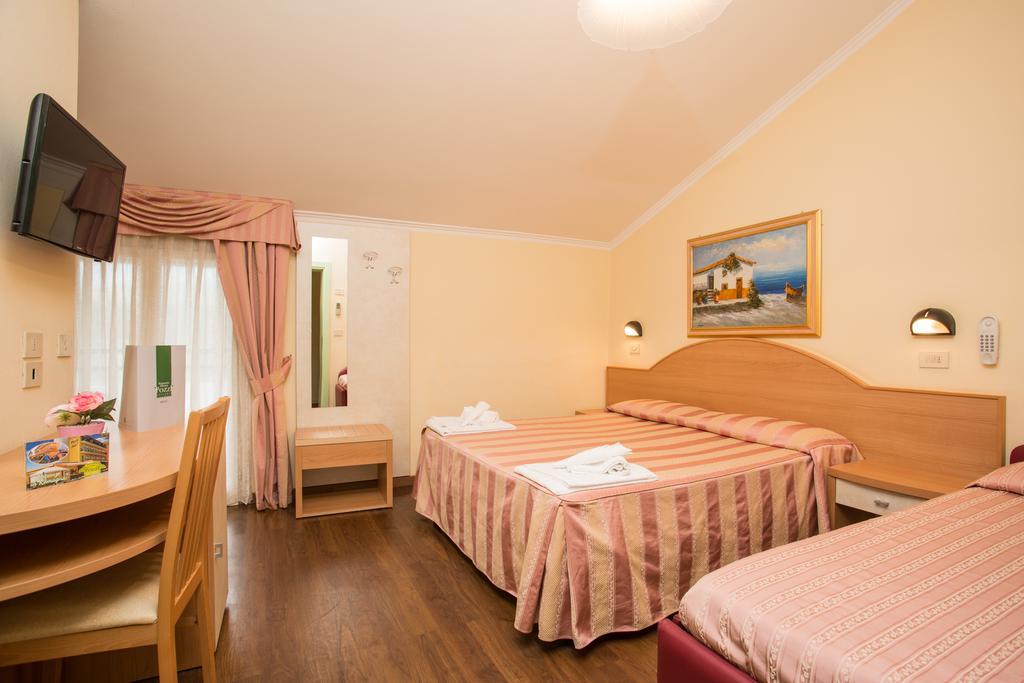 Albergo Ristorante Pozzi Bellaria-Igea Marina Exteriör bild